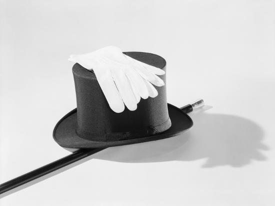 top-hat-cane-and-gloves_u-L-PZMM0X0.jpg