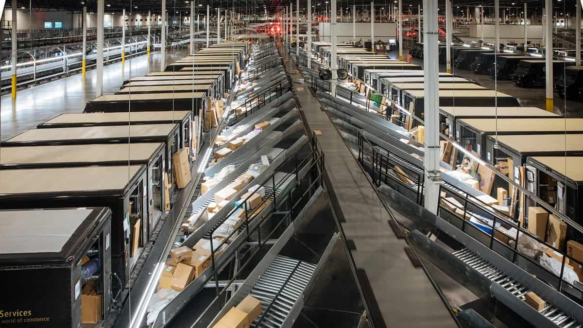 ups_unveils_broad_1.jpg