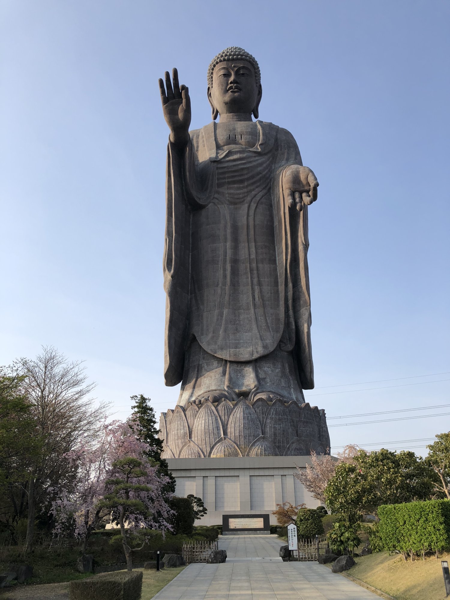 Ushiku Daibutsu 120390.jpg