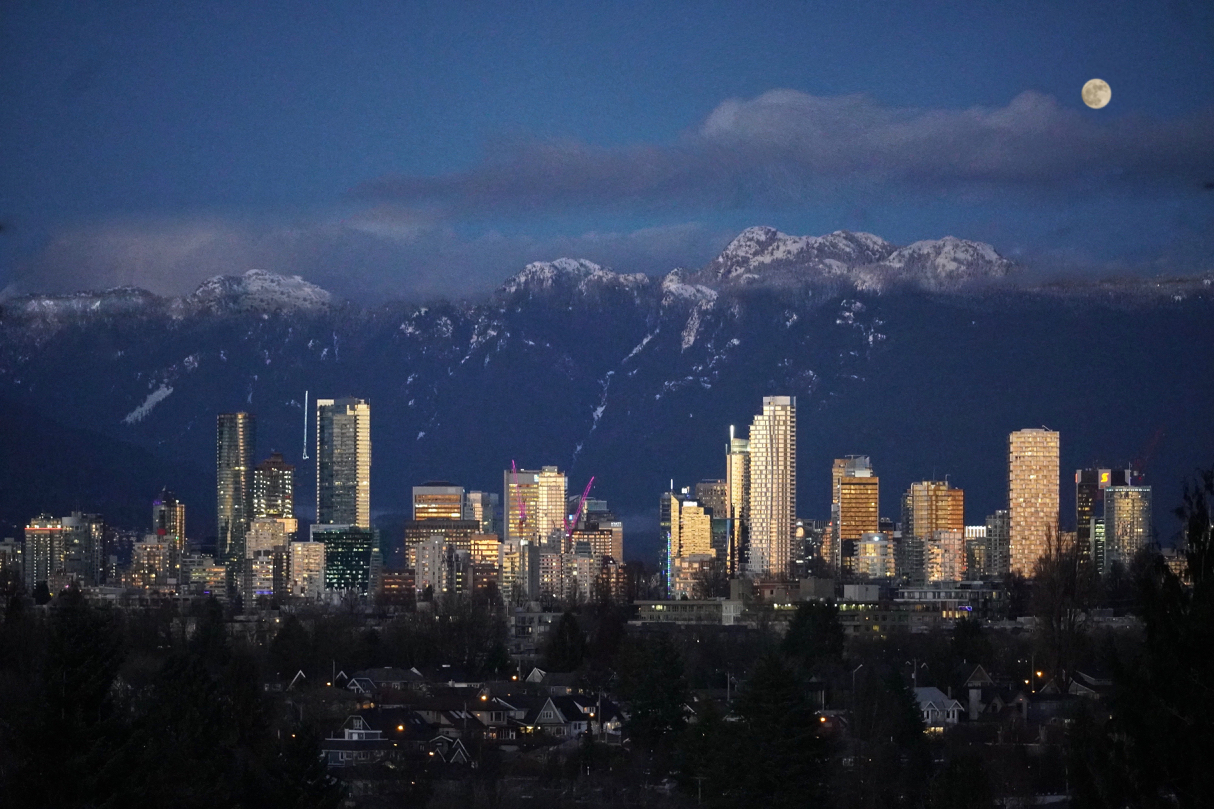 Vancouver moon.jpg