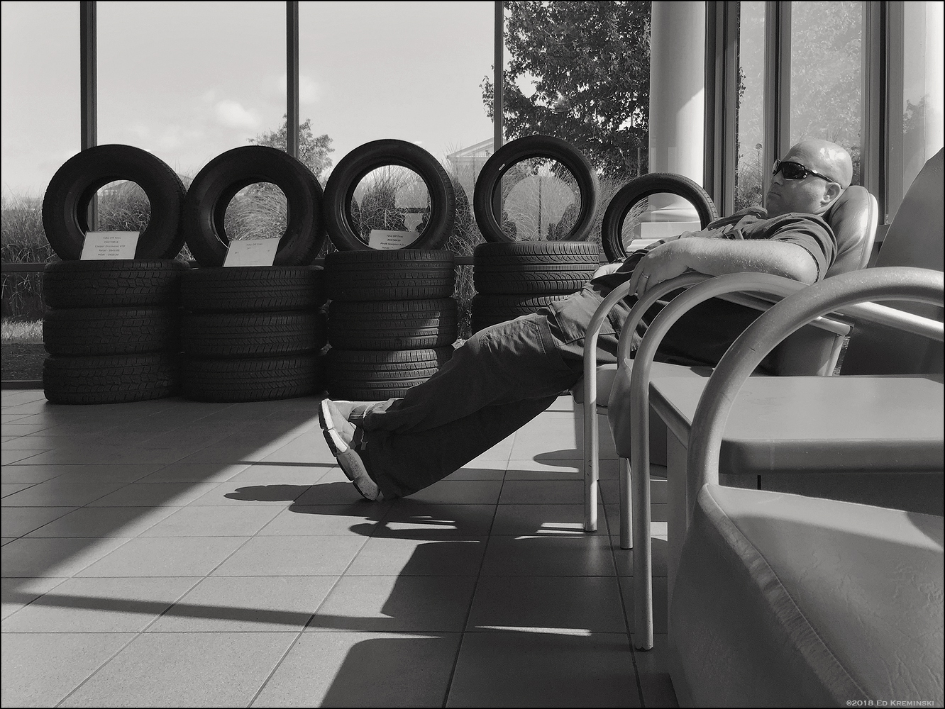 WaitingTireShopKeyBW.jpg