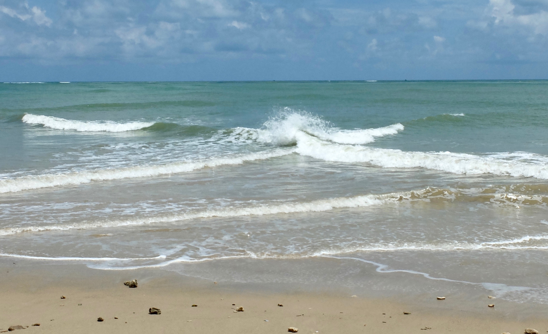 Waves crossing @ Ban Thap Tawan Beach.jpg