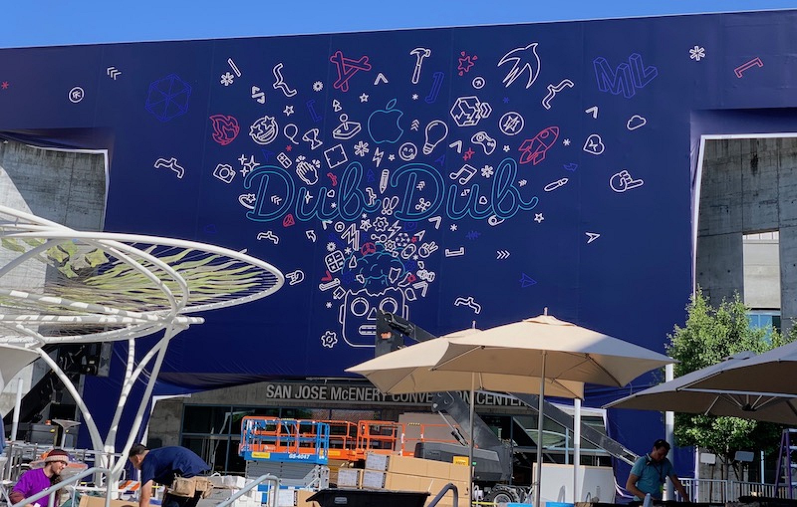 wwdc_2019_decorations_1.jpg