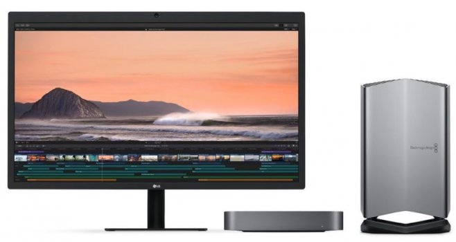 Apple Blackmagic eGPU Pro w_MacMini.jpg