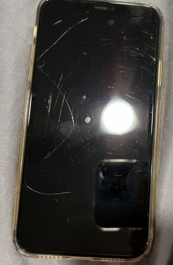 iPhone 11 scratched IMG_2565.jpeg