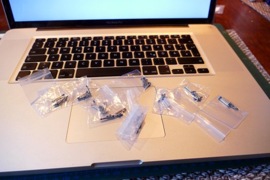 Finishing touch - new case screws.JPG