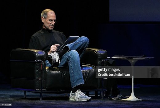 apple-inc-ceo-steve-jobs-demonstrates-the-new-ipad-as-he-speaks-an-picture-id96211011-2453533...jpeg