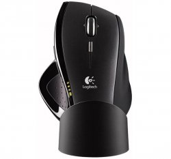 Logitech_MX_Revolution_Rechargeable_Laser_Mouse2kaDetail.jpg