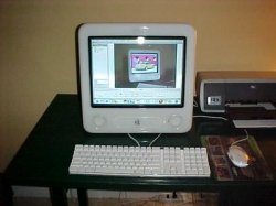 iPhoto+and+eMac.jpg