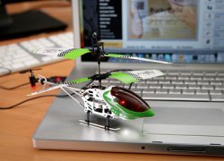 cb6c_metal_gyro_usb_rc_heli_charge.jpg