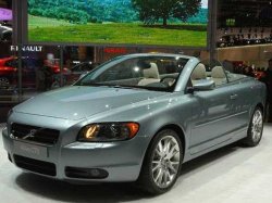 112_05fas_volvo_c70_s.jpg