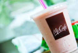 McDonald-McCafe-Real-Strawberry-Banana-Smoothie.jpg