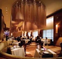 landmark-mandarin-oriental-hong-kong-restaurant.jpg