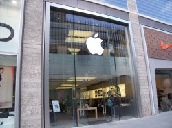 Apple Liverpool One.jpg