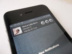 ios5-music-player-widget-phone.jpg