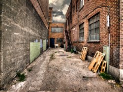 Alley2.JPG