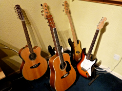 Guitars2.png