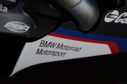 2013-bmw-s1000rr-goldbet-wsbk-team-25.jpg