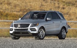 2012-Mercedes-Benz-ML350-Bluetec-front-three-quarter-2.jpg