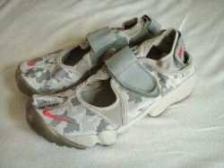 NikeSplitToe.jpg