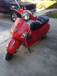 red vespa_0608.jpg