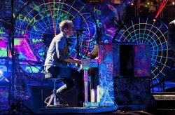 Mylo-Xyloto-Tour-December-9-2011-coldplay-27765910-2560-1683.jpg