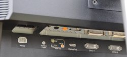 dell-u2711-unbox_t.jpg