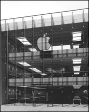 apple05052006.jpg