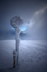 Frozen Stop Sign in Russia - Imgur.jpg