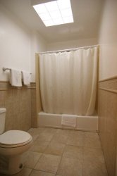 bathroom_MG_0384_1.jpg