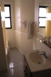 bathroom_PA170436.jpg