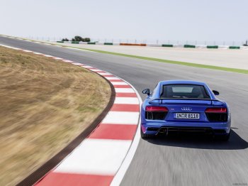 2016_audi_r8_v10_plus_65_1600x1200.jpg