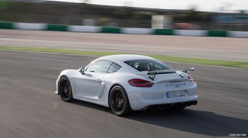 2016_porsche_cayman_gt4_27_1920x1080.jpg