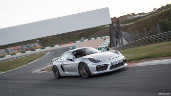 2016_porsche_cayman_gt4_31_1920x1080.jpg