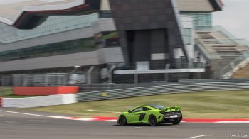 2016_mclaren_675lt_132_1920x1080.jpg