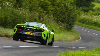 2016_mclaren_675lt_63_1920x1080.jpg