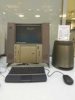 Moscow Apple Museum (4).jpg