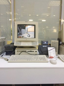 Moscow Apple Museum (15).jpg