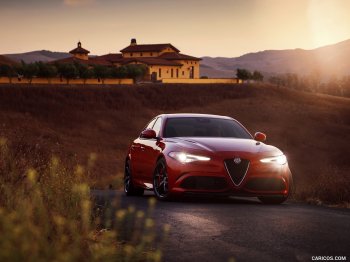 2017_alfa_romeo_giulia_quadrifoglio_7_1600x1200.jpg