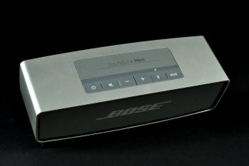 bose-soundlink-mini-top-angle-1486x991.jpg