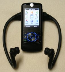 Motorola Rokr Z6 Black Slate Duo Closed.jpg