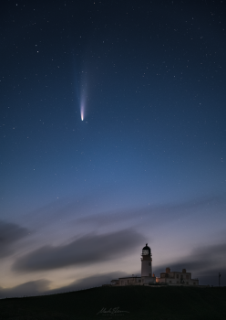 Killantringan Lightouse & Comet NEOWISE small PL.png