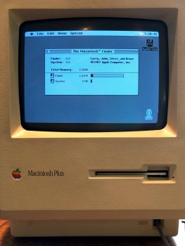 Macintosh Plus-11.jpg