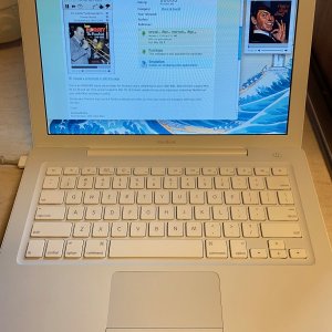 2008 Macbook.jpg