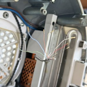 Available wires on gray LCD(?) cable.jpg