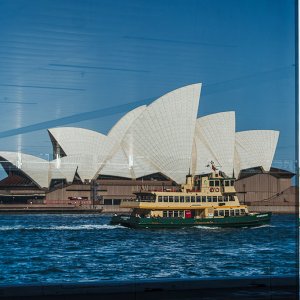 _DSC1985_Opera_House_Reflection.jpg