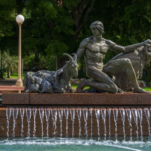 _VII0313_Archibald_Fountain_1.jpg