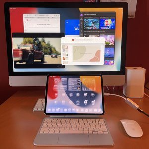 iPadOS26_with_iMac-blurred.jpg