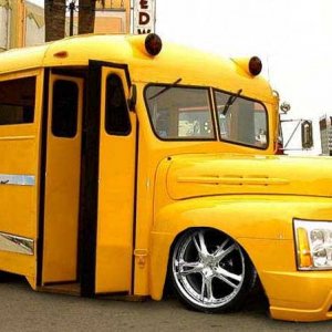 HOODBUS.JPG