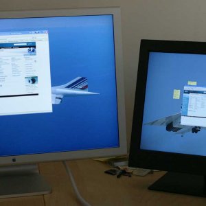 Apple 30 vs IBM T221.jpg